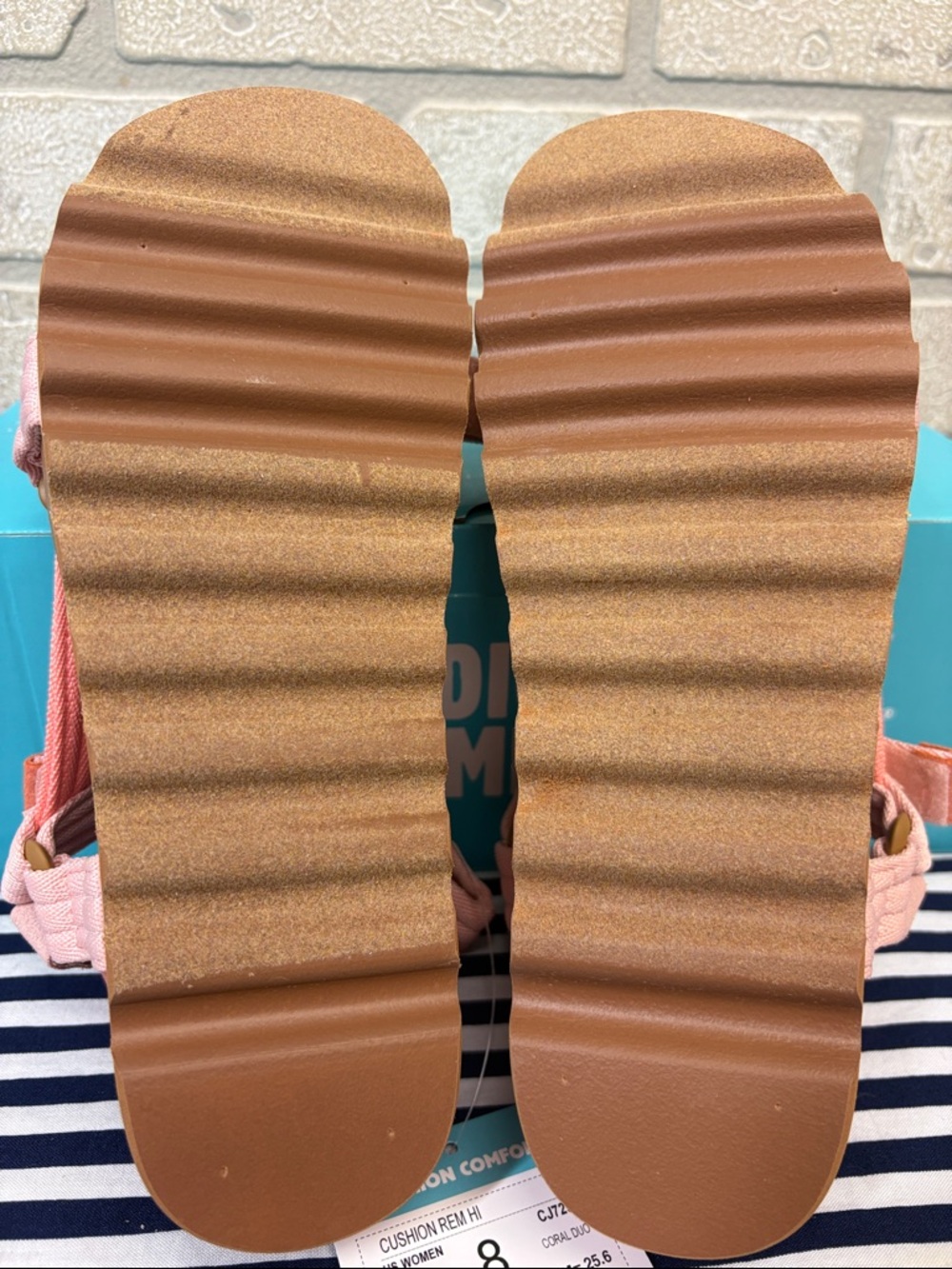 Reef Pink and Coral Platform Strappy Sandal Size 8 Cushion REM HI - Picture 10 of 12